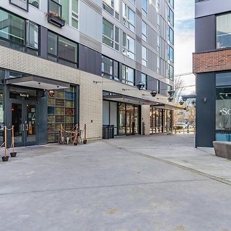 Close Downtown Modern Apartment - Pet Friendly, Wifi, Rooftop Views シアトル エクステリア 写真