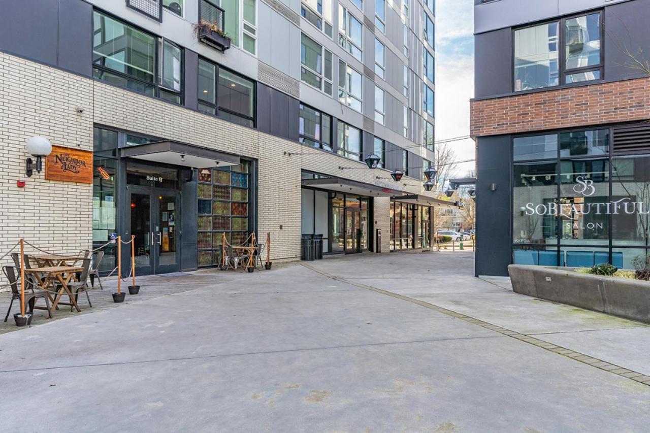 Close Downtown Modern Apartment - Pet Friendly, Wifi, Rooftop Views シアトル エクステリア 写真