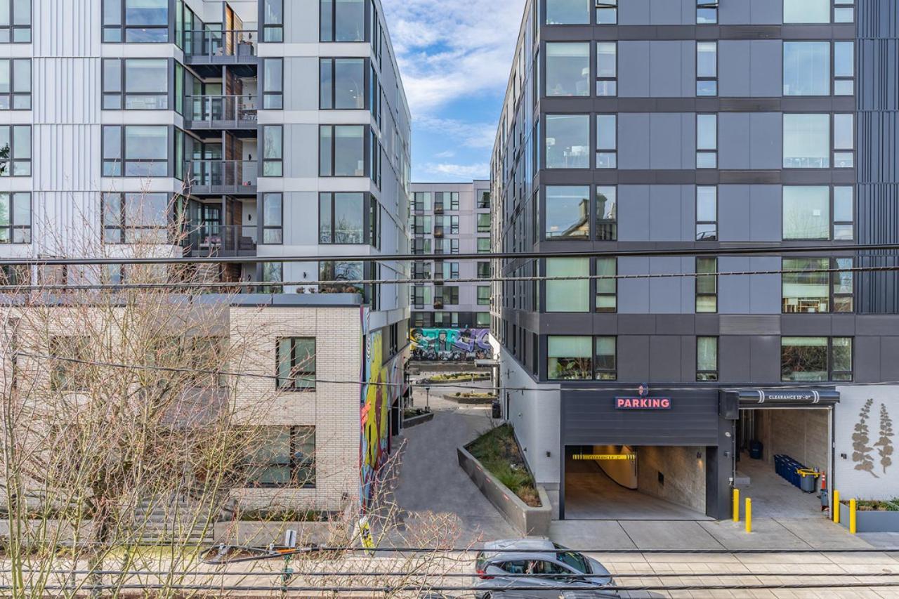 Close Downtown Modern Apartment - Pet Friendly, Wifi, Rooftop Views シアトル エクステリア 写真