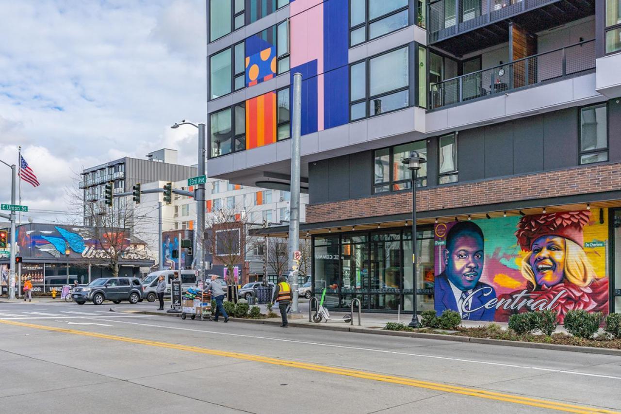Close Downtown Modern Apartment - Pet Friendly, Wifi, Rooftop Views シアトル エクステリア 写真
