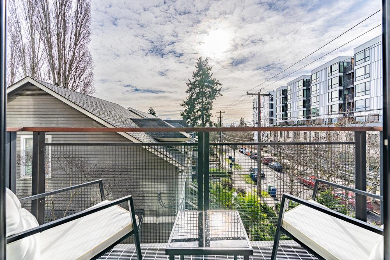 Close Downtown Modern Apartment - Pet Friendly, Wifi, Rooftop Views シアトル エクステリア 写真