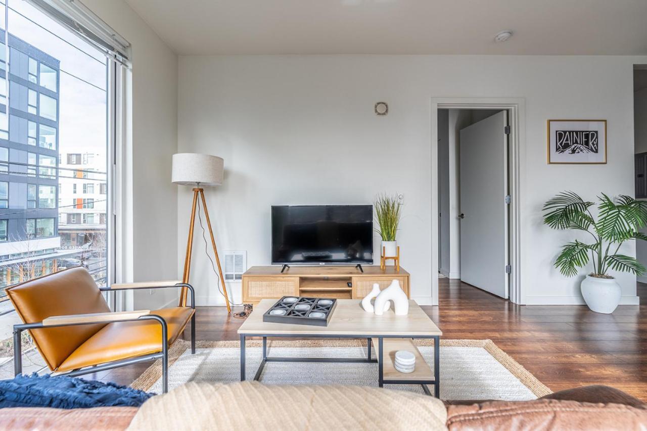 Close Downtown Modern Apartment - Pet Friendly, Wifi, Rooftop Views シアトル エクステリア 写真